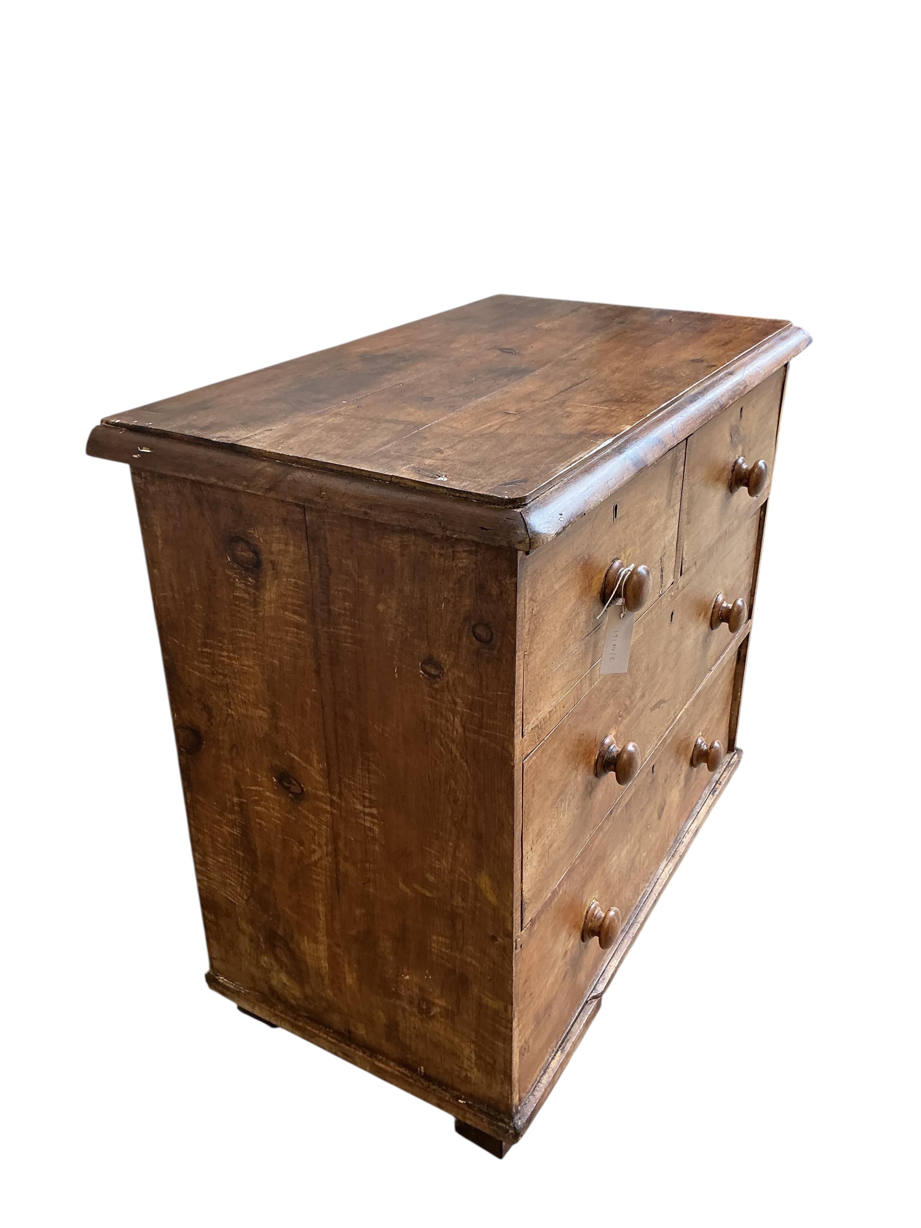 A small Victorian pine chest of drawers, width 83cm, depth 46cm, height 75cm